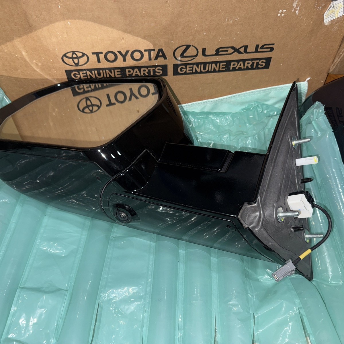 TOYOTA TUNDRA 純正ドアミラー OEM 2022-25 TOYOTA TUNDRA PASSENGER SIDE MIRROR COVER