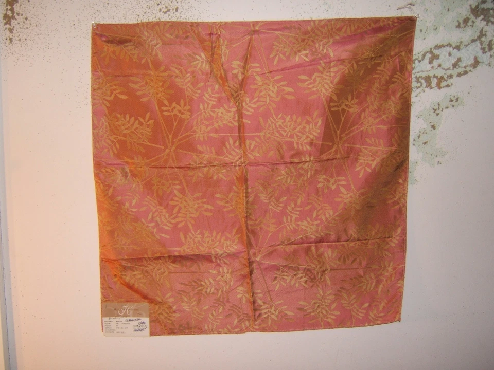 Highland Court "Branching Tree Brocade" 100% 真丝残余物,各种颜色 — 第 2/2 张图片