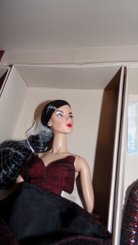 Integrity Toys FR Fashion Royalty J’ADORE LA FETE ELYSE JOLIE DOLL Set de Regalo NRFB - Imagen 5 de 8