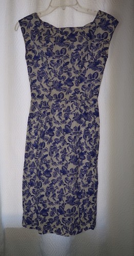 Vintage 1950s White Sheath Dress With Purple Flowers Spring Sundress Size S/XS - Picture 7 of 7