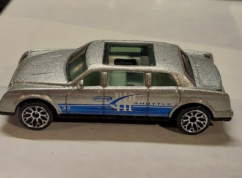 2001 Matchbox Limousine 1:64 Diecast Blue Silver Luxury Two Tone VIP Shuttle - Picture 3 of 4
