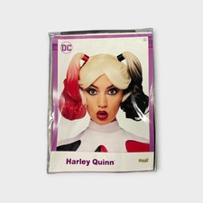 Spirit Halloween DC Comics Harley Quinn Peluca Rubia Roja Negra Coletas Disfraz