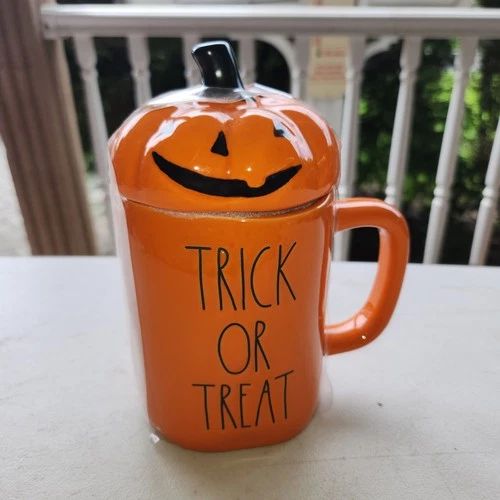 NEW Rae Dunn Halloween “TRICK OR TREAT” Mug With Pumpkin Jack O Lantern Topper