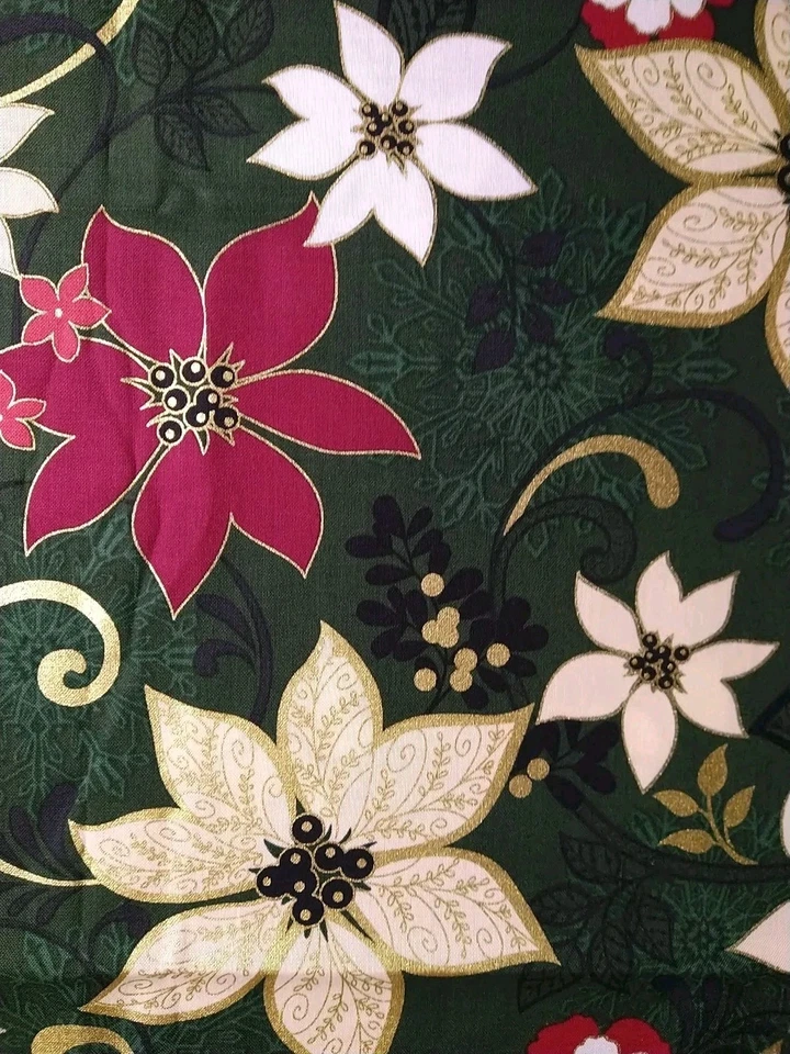 REMNANT Christmas Spectacular Benartex 15x22 Poinsettia Gold Green Kitty Yoshida - Image 4 of 4