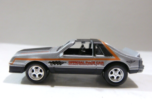 1996 Johnny Lightning Indy 500 Silver 1979 Ford Mustang Pace Car - Afbeelding 1 van 4