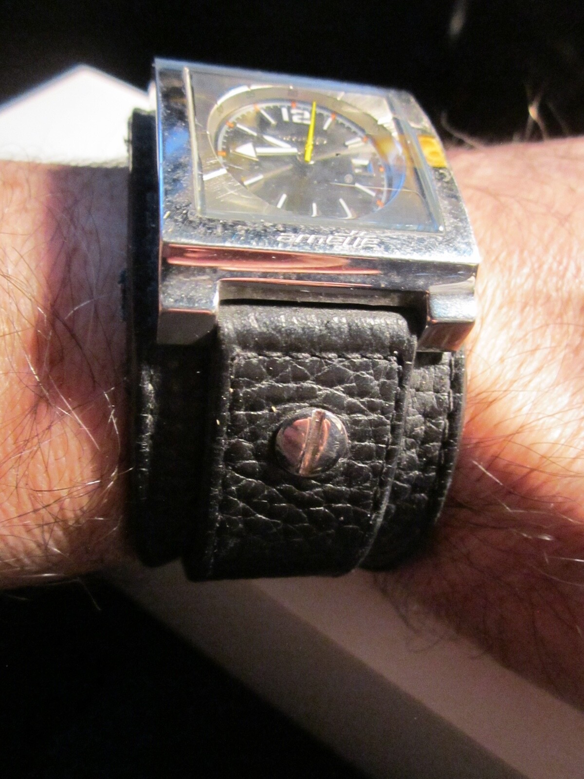 VINTAGE ARNETTE WATCH QUARTZ LEATHER BAND NEEDS NEW BATTERY TO RUN ...