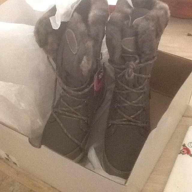 sketchers snow boots