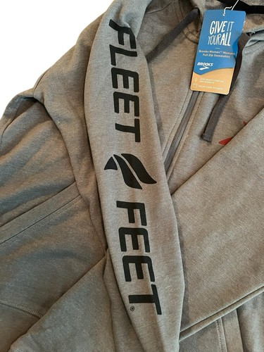 Brooks Gray Full Zip Sweatshirt Size Medium Running Co Seattle Washington NWT - Picture 5 of 9