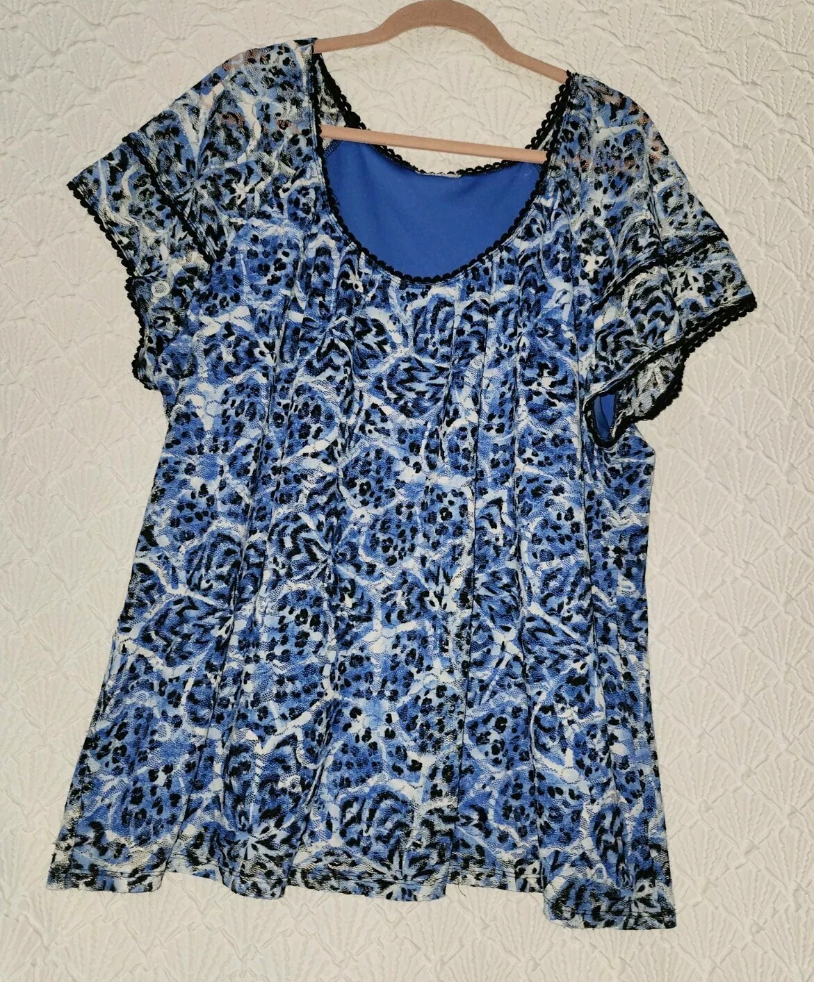 Picture 1 of 9