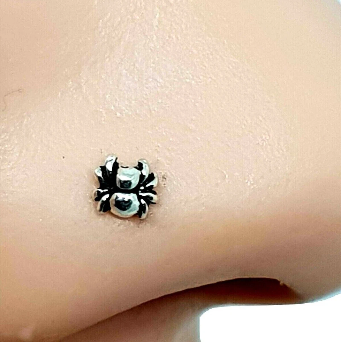 Spider on sale nose stud