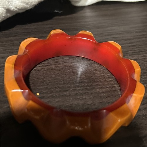RARE Vintage BAKELITE Laminate Bangle Two Tone Jagged Orange Butterscotch Flaw - Picture 3 of 21