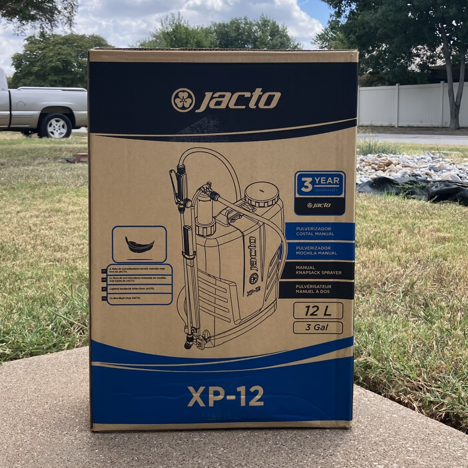 Jacto 3 Gallon Manual Backpack Sprayer XP-12 Lever Pump Left Side