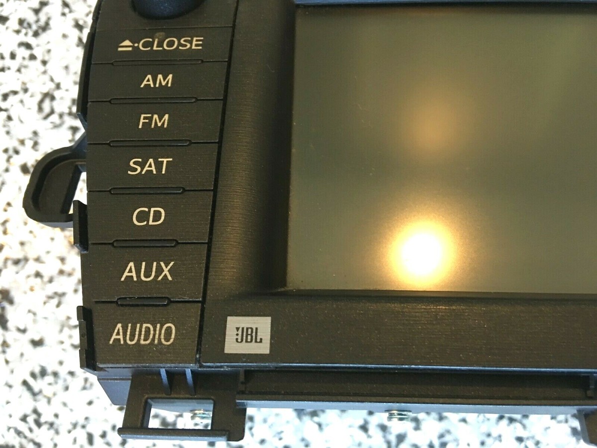 2010 Toyota Prius Am FM CD Navigation Radio 86120-47390 OEM