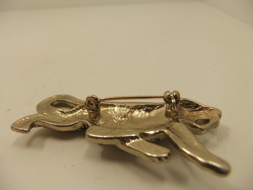 A pair of Leopard brooches each 6 cm across in metal with faux gem stones - Picture 8 of 8