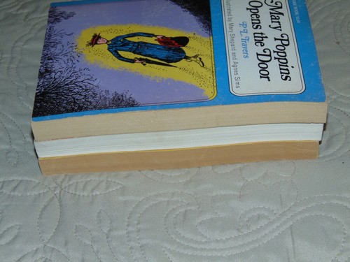 THREE VINTAGE MARY POPPINS SOFT COVER BOOKS - P.L. TRAVERS - FREE SHIPPING - Picture 3 of 4