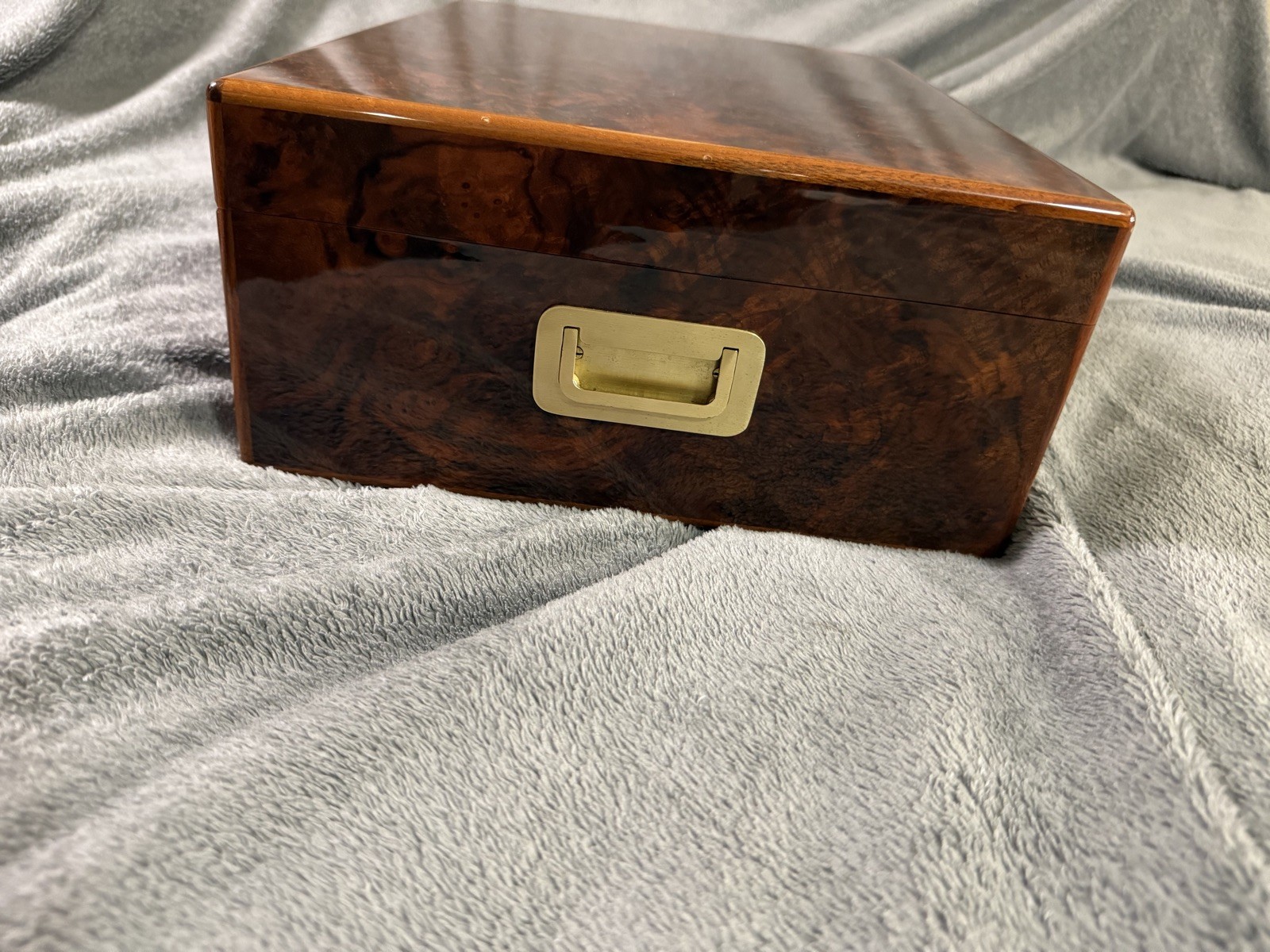 Elie Bleu Walnut Burl 200 Cigar Humidor - Beautiful vintage Box - Preowned 