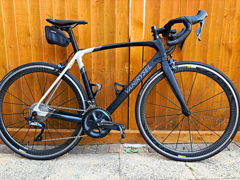 Van Rysel Ultra RCR CF Ultegra Carbon Road Bike 700C Rim Brake 11 speed