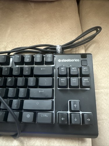 SteelSeries Apex 3 TKL Wired Gaming Keyboard for PC - Picture 4 of 8