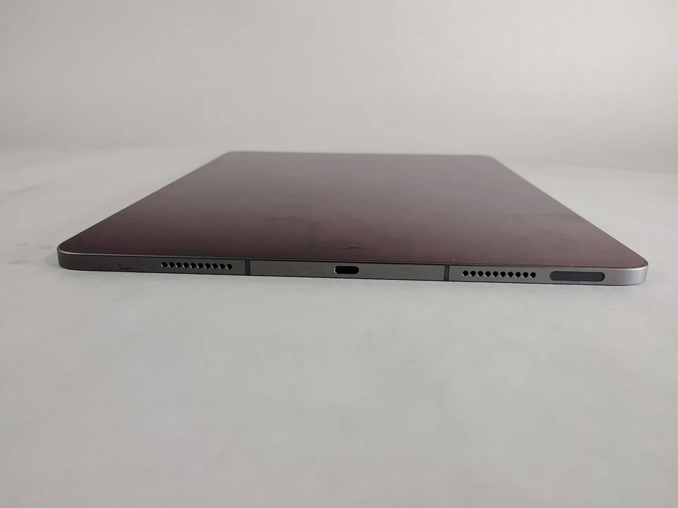 Apple iPad Pro 12.9" (6th Gen) A2764 128 GB iOS 26.0 (Wi-Fi + 5G) Unlocked - Image 3 of 4