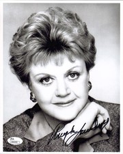 ANGELA LANSBURY HAND SIGNED 8x10 PHOTO     GREAT POSE    MURDER SHE WROTE    JSA