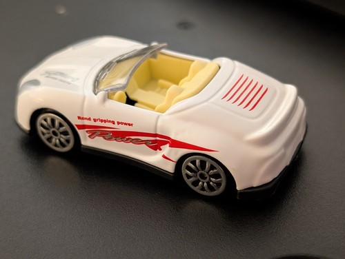 CAUTIVADOR CORREDOR 'ROAD GRIPPING POWER' CON DISEÑOS DETALLADOS ESCALA 1:64 NUEVO SIN CAJA - Imagen 16 de 19