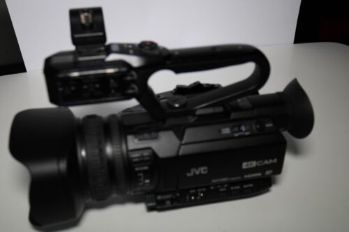 JVC GY-HM200U 4k professional camcorder - Picture 5 of 12