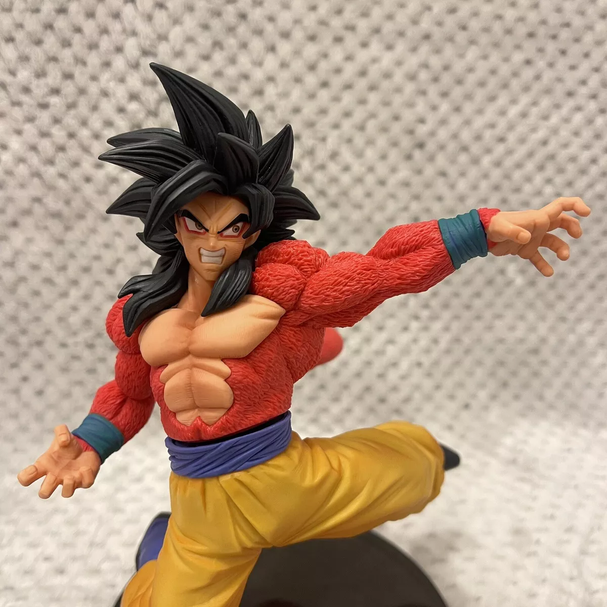 Banpresto Dragon Ball GT Super Saiyan 4 Son Goku Figure (red)