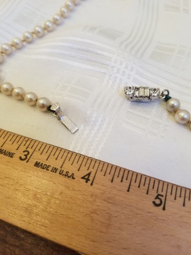Vintage Single Strand Knotted Faux Pearl Choker Marvella ? Glass Rhinestone - Afbeelding 11 van 13