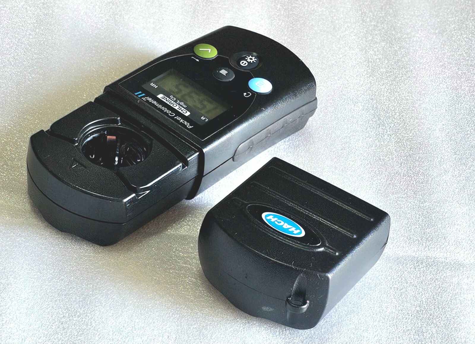 HACH POCKET COLORIMETER II CHLORINE LCD DISPLAY PHOTOMETRIC METER S/N