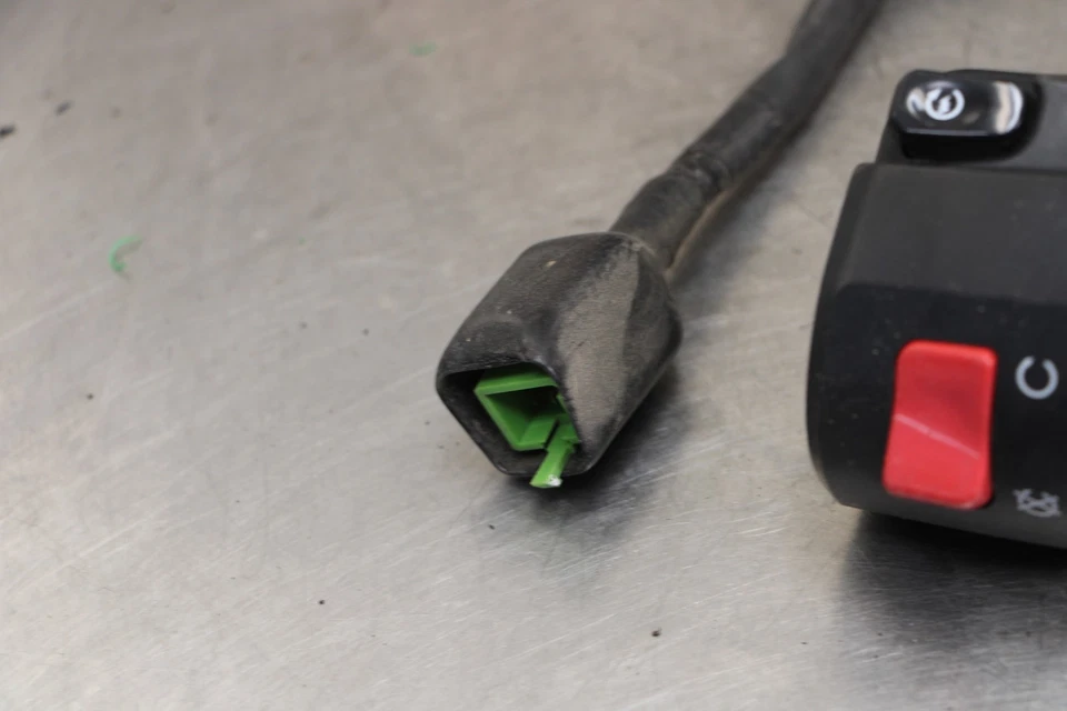 13-17 KAWASAKI NINJA 300 RIGHT CLIP ON HANDLE KILL OFF START SWITCH SWITCHES Foto 3 de 4