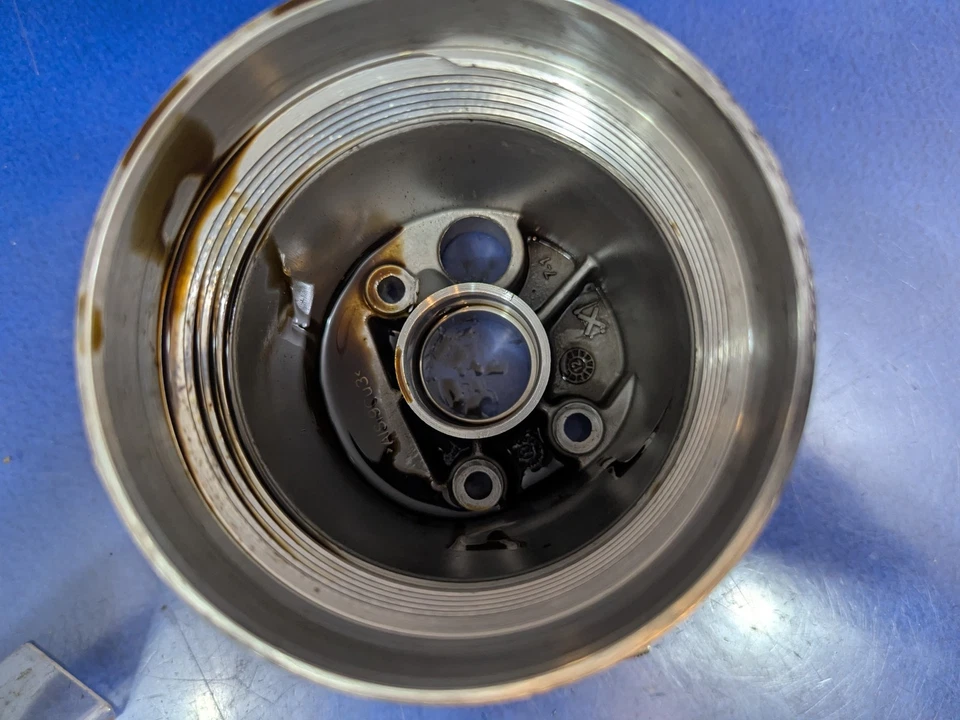 Carcasa de filtro de aceite 10-22 Land Rover 5.0 3.0 / Jaguar XF 8W936714AD OEM Foto 3 de 4