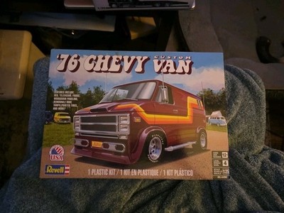 Revell '76 Chevy Custom Van 1:25 USA Made Factory Sealed Kit! 85-4490