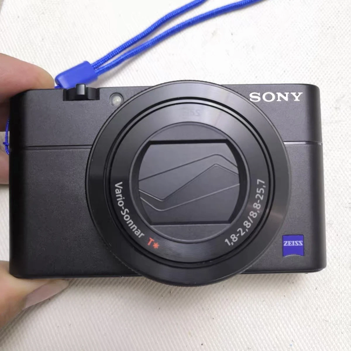 Sony Cyber-shot DSC-RX100 V Less than 3x Optical Zoom Digital
