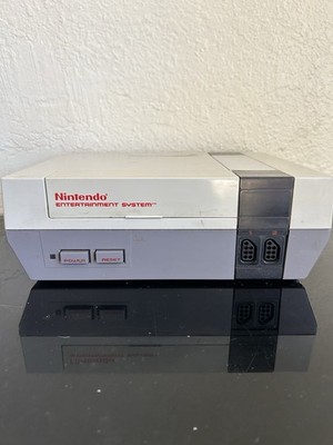 Original Nintendo Entertainment System NES-001 1985 Console