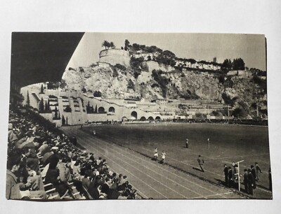 Vintage Postkarte von Monaco. Rennen im Stadion Louis II. unzirkuliert. Alte Postkarte