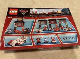 LEGO Cars 2 Tokyo International Circuit 8679 Complete Set 842 Pieces Ages 7-12