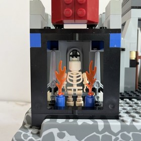 LEGO Castle: Knight&rsquo;s Kingdom II Castle of Morcia 8781 (2004 ) - See Description