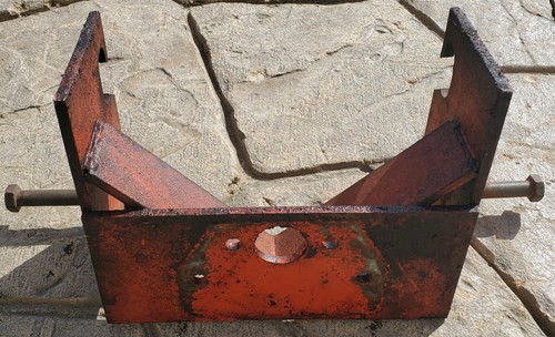 1963 Jacobsen Chief 100, Snow Thrower Hanger Bracket. Part Number 500347. - Picture 20 of 24