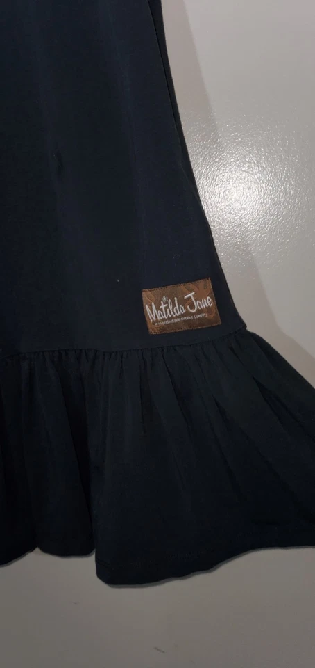 Pantalón Matilda Jane Mujer Mediano Negro Con Volantes Usado en Excelente Condición Foto 2 de 4