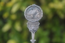 Vintage 2009 Christmas Spoon Xmas Decoration Ornate Display Cabin in Snow