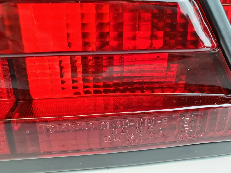 Пара дымчато-красных задних фонарей DEPO Mercedes Benz 86-95 W124 260E 300E E320 E420 - Изображение 4 из 4