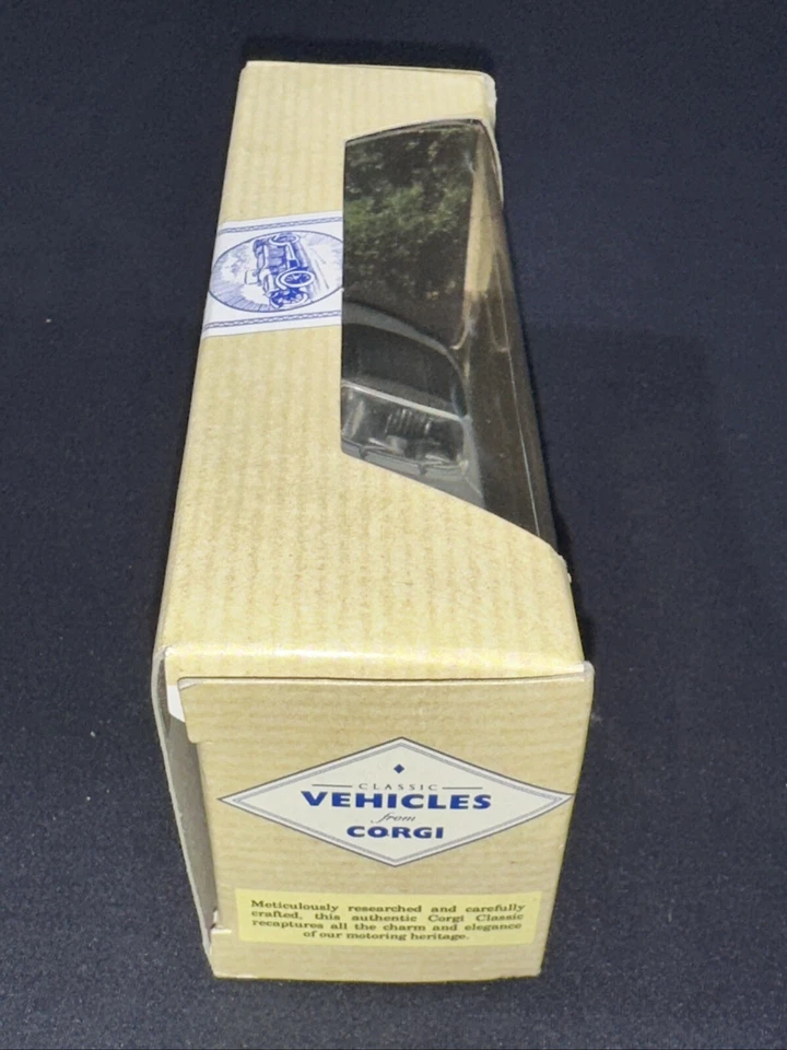 CORGI CLASSICS 1:43 DIECAST  MERCEDES 300 SOFT TOP SILVER - Image 4 of 4