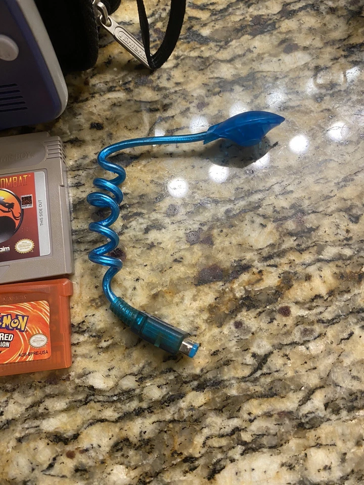 Nintendo Gameboy Advance roxo com 6 jogos + luz usada + estojo de transporte Pokémon! - Imagem 3 de 4