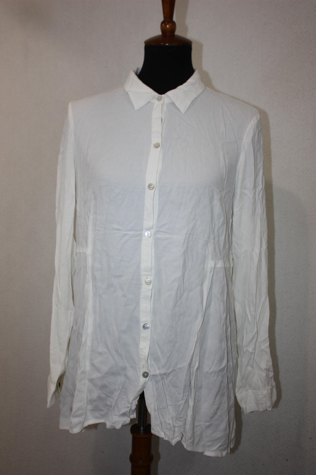 J Jill Sz M White Rayon Knit Button Front Top Long Sleeve