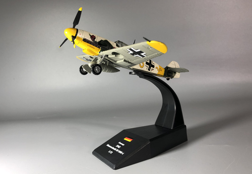 Amer Com 1/72 WWII German Messerschmitt Bf-109 Fighter 1942 Diecast Model inbox - Picture 3 of 7