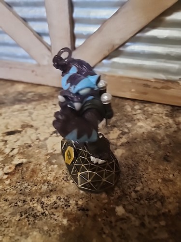 Skylanders Swap Force Trap Shadow Personaggio Scambiabile - Base Blu - Foto 4 di 5