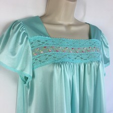 Vintage Vanity Fair Women  s Size M Lace Trim Knee Length Nightgown Made In USA