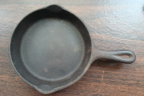 Tiny Wagner Ware Cast Iron Skillet Childs Sample ?