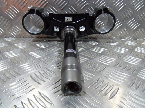 Genuine KTM RC 125 / 200 / 390 Bottom fork yoke clamp unit 2022 to 2024 - Picture 8 of 12