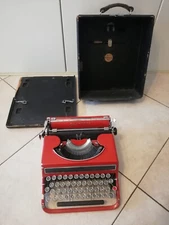 OLIVETTI STUDIO 42 - RED COLOR - 1939 - REGISTRATION NUMBER 511214